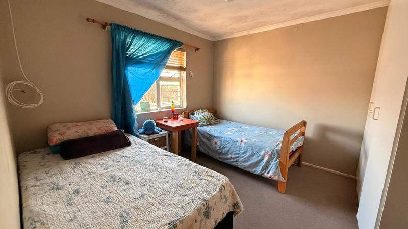 2 Bedroom Property for Sale in Goodwood Park Western Cape